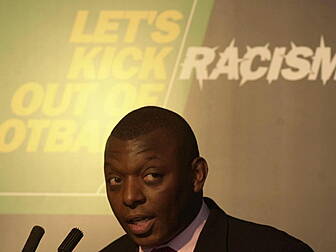 Garth Crooks calls for "ev...
